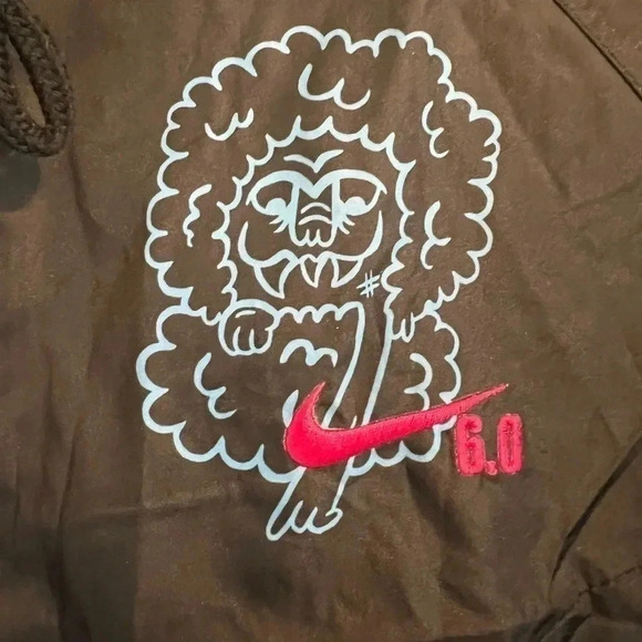 Nike SB 6.0 Lion Foo Dog AoP Print Swoosh Logo Hooded Windbreaker Jacket S - Picture 6 of 6